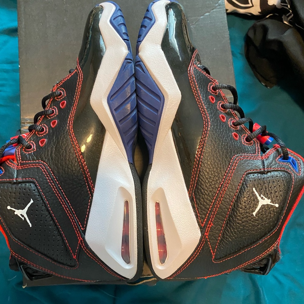 jordan 3 retros! black and red size 7 kids
